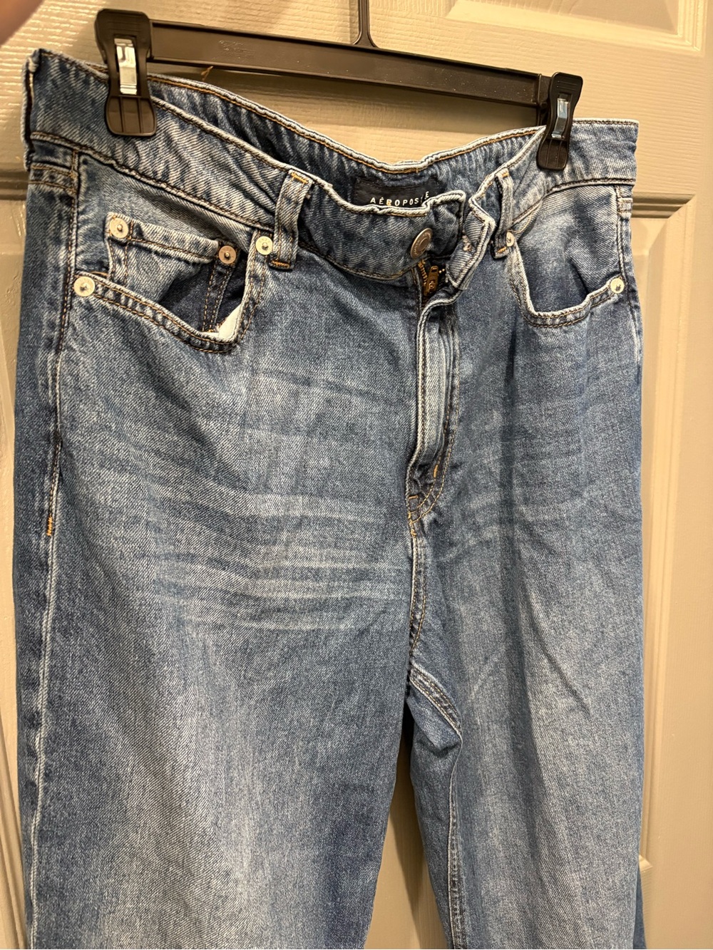 Aeropostale Woman’s Relaxed Light Blue Jeans